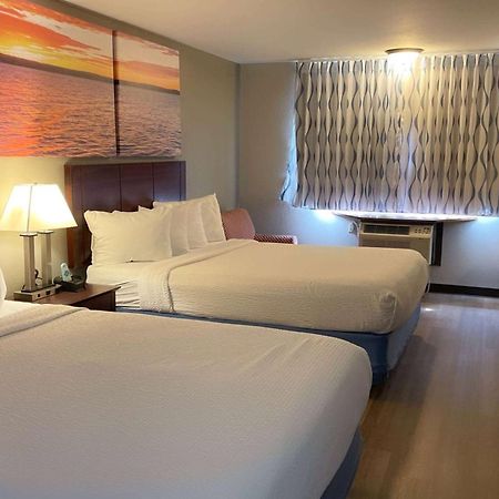 Days Inn & Suites By Wyndham Стивенс Пойнт Экстерьер фото
